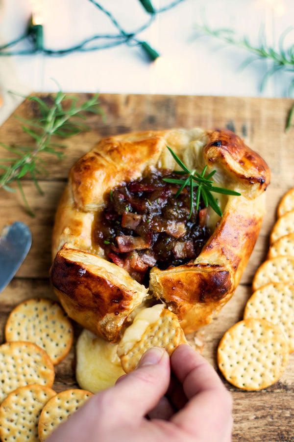 Baked Brie with Bacon and Onion Jam