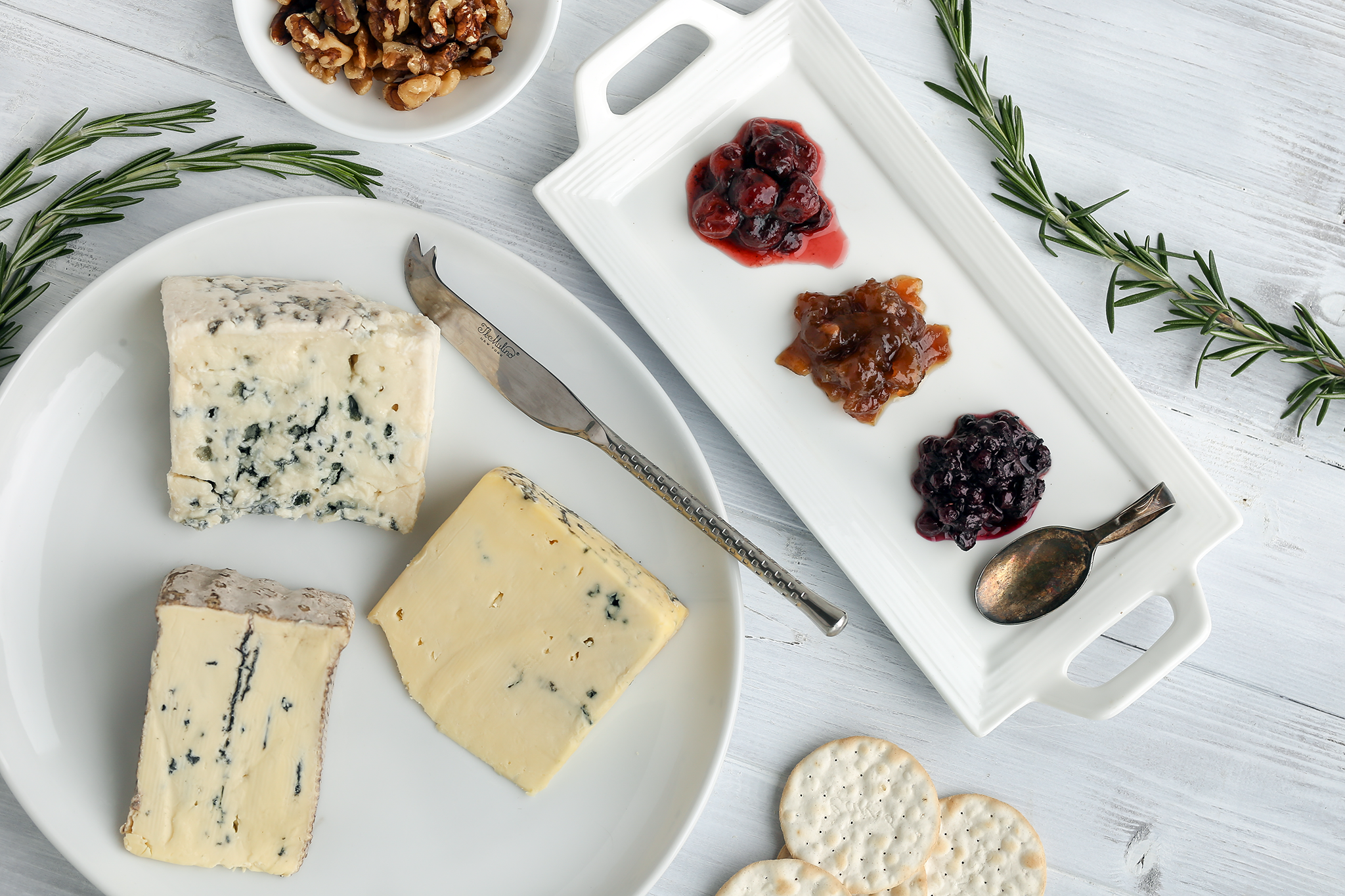 Best Fruit Spread Pairings For Blue Cheese