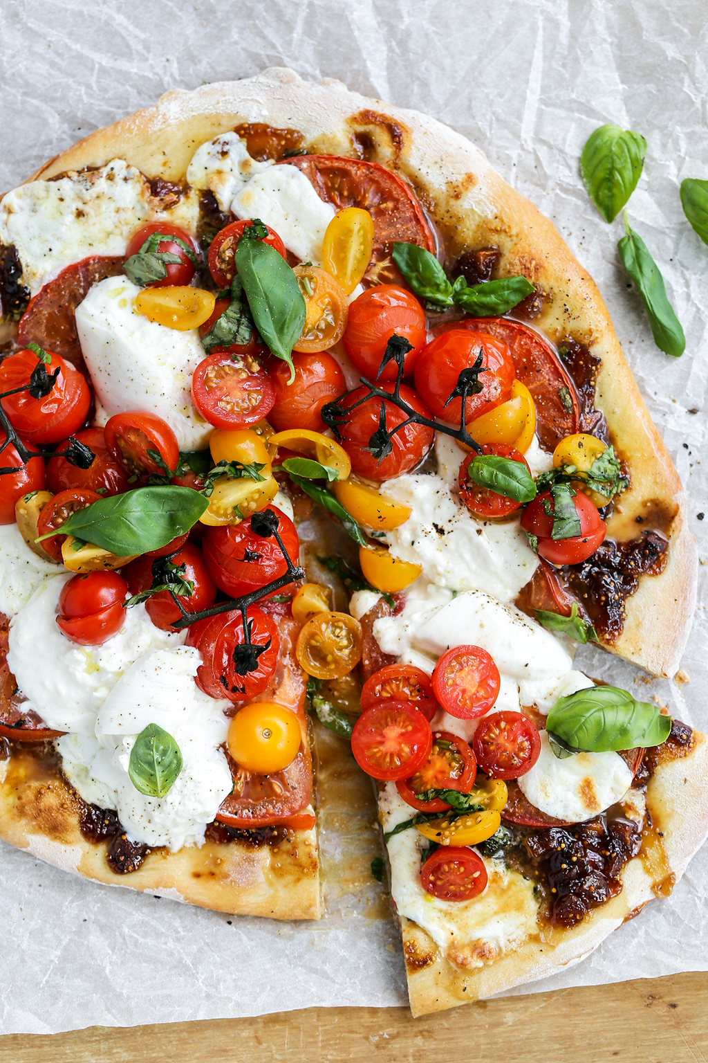 Balsamic Fig Tomato Basil Caprese Pizza | Wozz Kitchen Creations